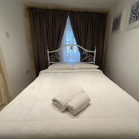 Charming 200 Year Old Cottage With Yard Żabbar Buitenkant foto