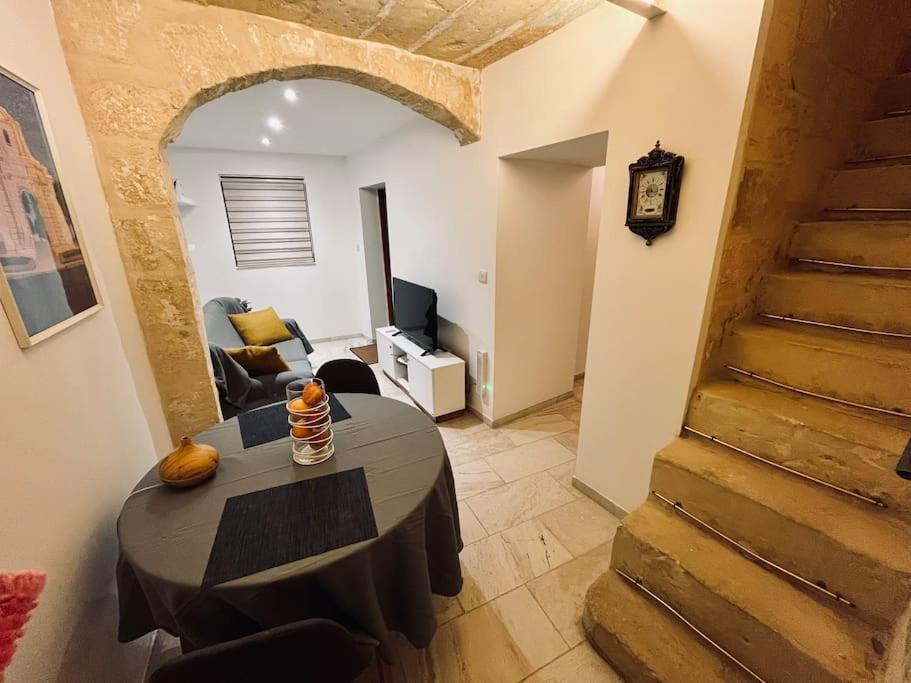 Charming 200 Year Old Cottage With Yard Żabbar Buitenkant foto